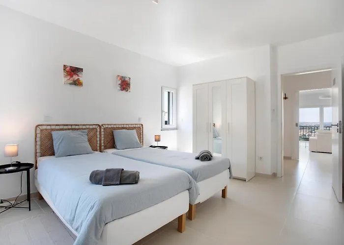 Peace House Villa Lourinha (Lisbon)